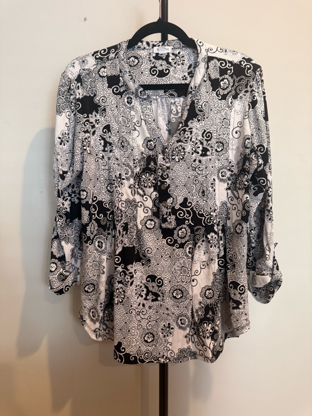 Westport Black & White Floral Button-Front Blouse